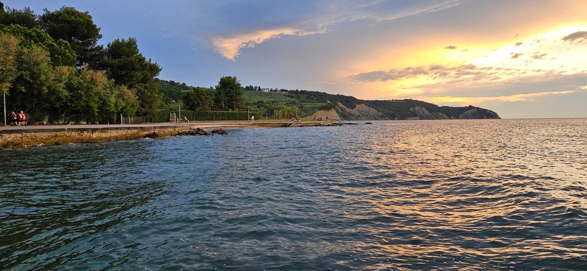 Sea View Apartment Renzzo Strunjan Luaran gambar